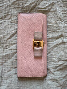 Salvatore Ferragamo Vara Bow Pink Wallet